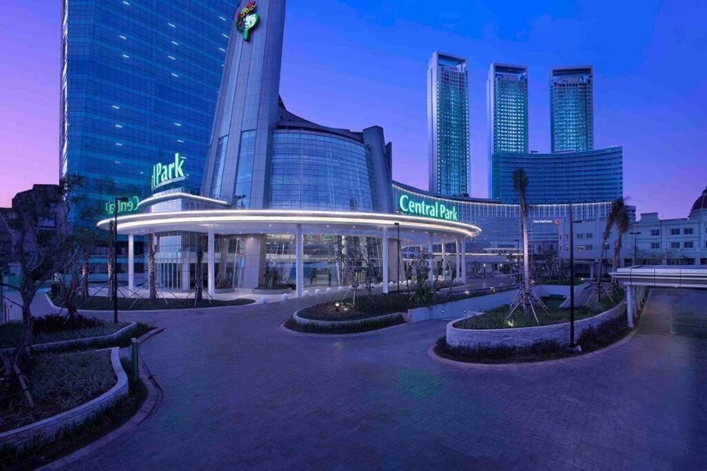 Homy 2 Bedroom Apartment Near Shopping Malls Jakarta Exterior photo